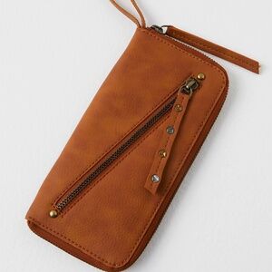 80. Free People Distressed Vegan Wallet Brown Size OS
